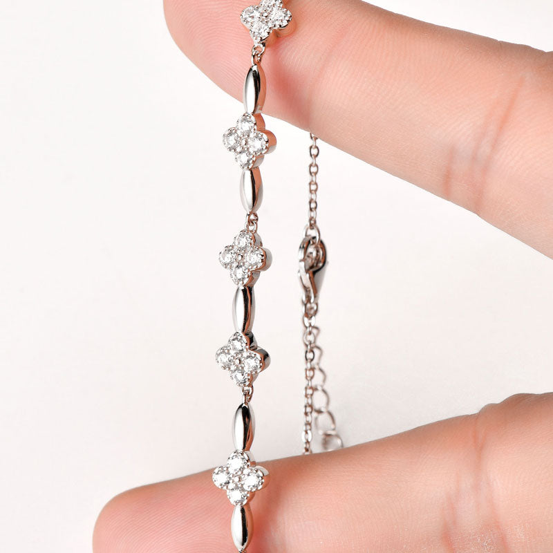 سوار زهرة ساحرة - مطلي بالذهب الأبيض مع ألماس مويسانيت مقاس 2 مم