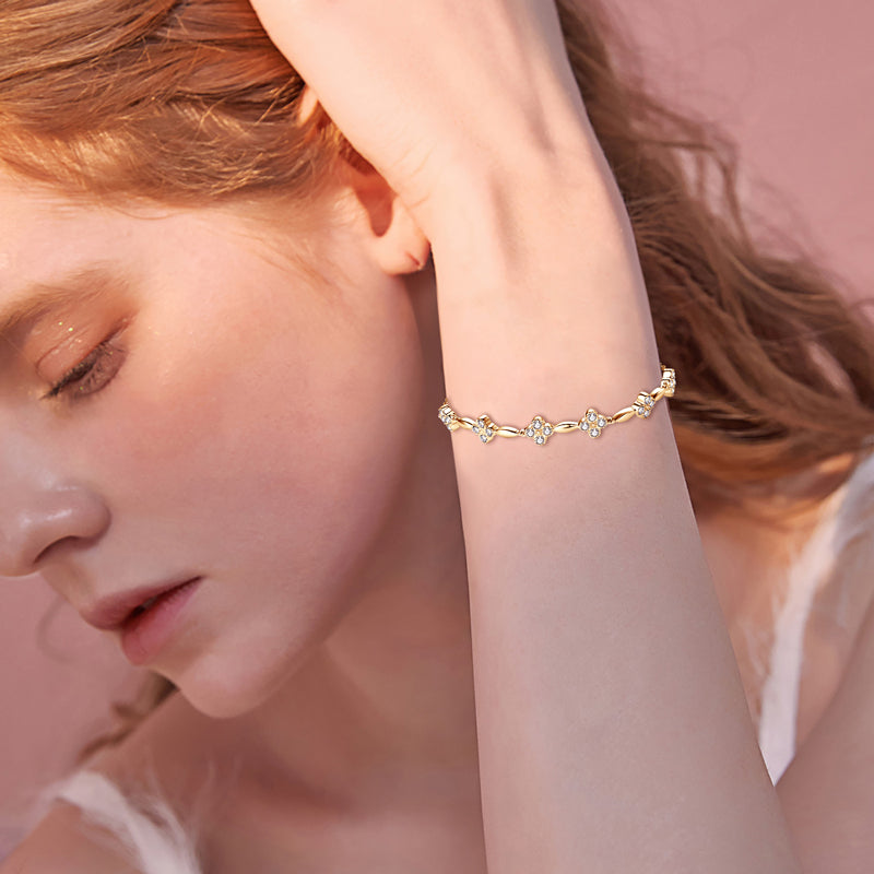 سوار زهرة ساحرة - مطلي بالذهب عيار 18 قيراطًا مع ألماس مويسانيتي مقاس 2 مم