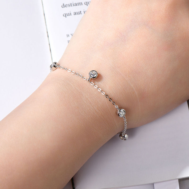 إسورة فاخرة قابلة للتعديل مرصعة بحجر المويسانيت مطليه بالروديوم