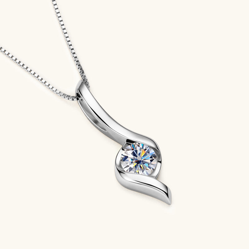1.0 ct D Colour Moissanite Twist Pendant Necklace White Gold plated