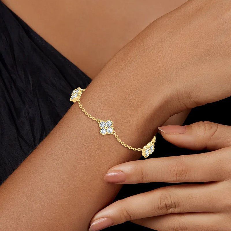 “True Love Forever” Clover VVS Moissanite Bracelet 18k Gold Plated