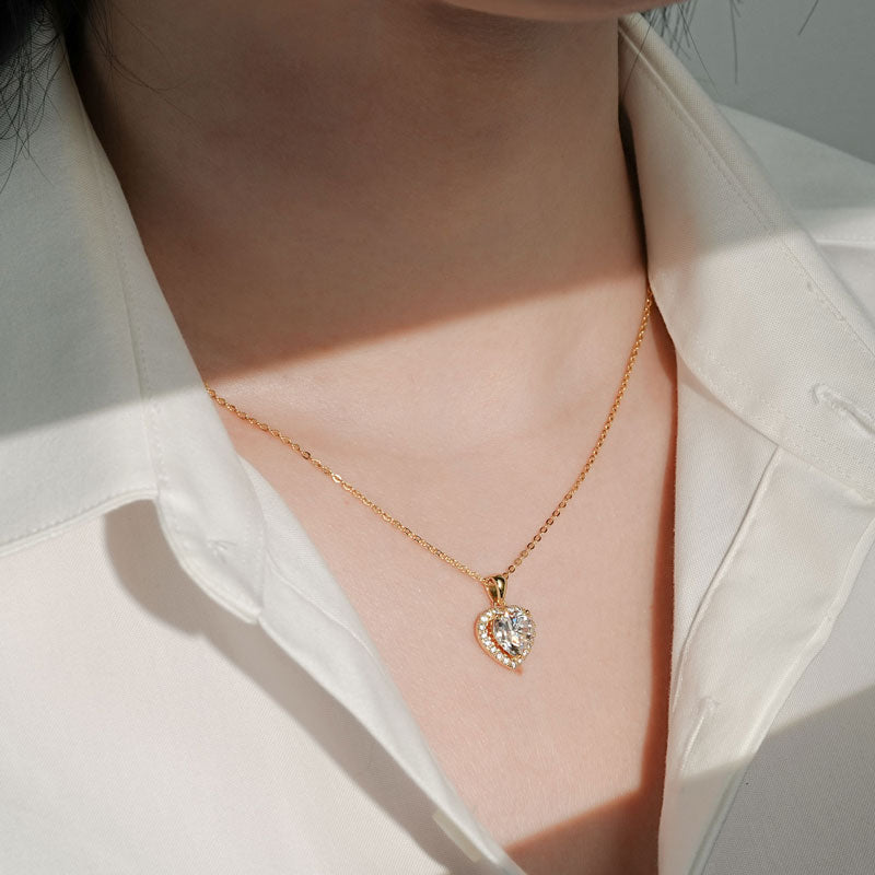 2CT Heart Shaped Moissanite Halo Pendant Necklace 18k Gold plated