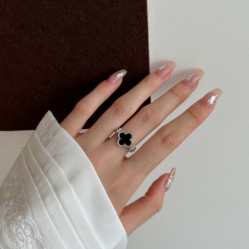 Reversible Clover Ring
